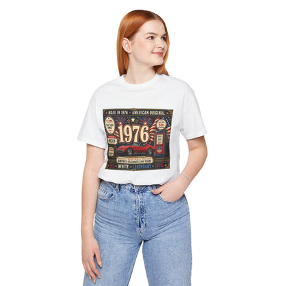 1976 Bicentennial American Original T-Shirt | Born in 1976 50th Birthday Gift | Patriotic Classic Car Tee for Men & Women
