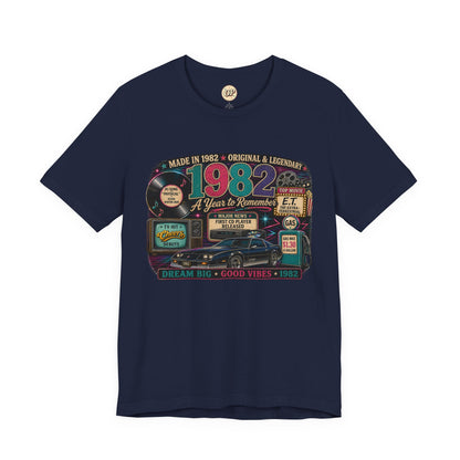 1982 Classic Muscle Car T-Shirt | Born in 1982 Birthday Gift | 44th Birthday Tee for Men & Women